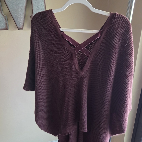 LC Lauren Conrad Maroon Open Pancho - Picture 5 of 7